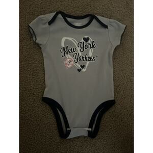 NWT NY Yankees Bodysuit 18 months Team Apparel Brand New